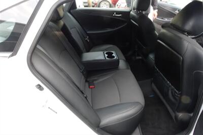 2013 Hyundai SONATA Limited - Photo 17 - Newark, NJ 07104