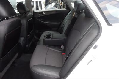 2013 Hyundai SONATA Limited - Photo 12 - Newark, NJ 07104