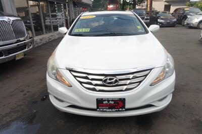 2013 Hyundai SONATA Limited - Photo 2 - Newark, NJ 07104