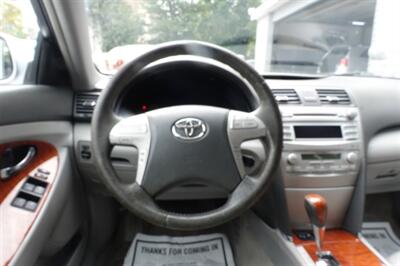 2011 Toyota Camry XLE   - Photo 13 - Newark, NJ 07104