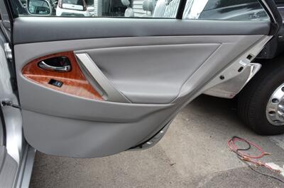 2011 Toyota Camry XLE   - Photo 17 - Newark, NJ 07104