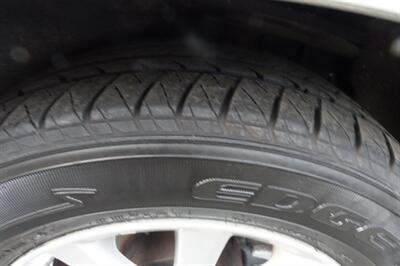 2011 Toyota Camry XLE   - Photo 24 - Newark, NJ 07104