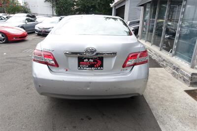2011 Toyota Camry XLE   - Photo 7 - Newark, NJ 07104