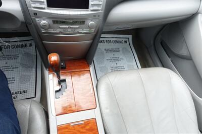 2011 Toyota Camry XLE   - Photo 19 - Newark, NJ 07104
