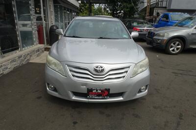 2011 Toyota Camry XLE   - Photo 2 - Newark, NJ 07104