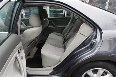 2011 Toyota Camry LE - Photo 11 - Newark, NJ 07104