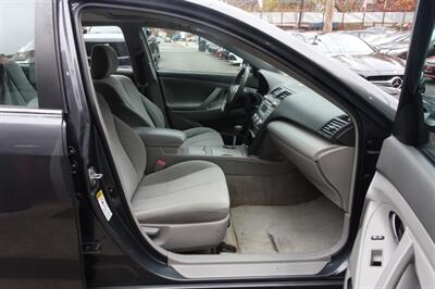 2011 Toyota Camry LE - Photo 14 - Newark, NJ 07104