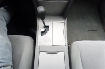 2011 Toyota Camry LE - Photo 19 - Newark, NJ 07104