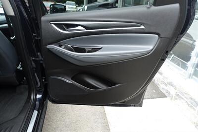 2020 Buick Enclave Essence   - Photo 18 - Newark, NJ 07104