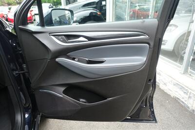 2020 Buick Enclave Essence   - Photo 16 - Newark, NJ 07104