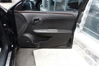 2011 Chevrolet Malibu LTZ   - Photo 15 - Newark, NJ 07104