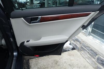 2011 Mercedes-Benz C 300 Sport 4MATIC   - Photo 17 - Newark, NJ 07104