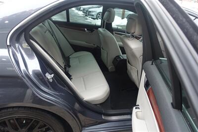 2011 Mercedes-Benz C 300 Sport 4MATIC   - Photo 16 - Newark, NJ 07104
