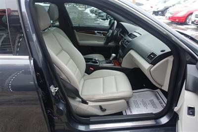 2011 Mercedes-Benz C 300 Sport 4MATIC   - Photo 14 - Newark, NJ 07104