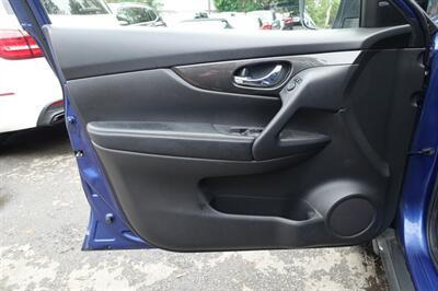 2019 Nissan Rogue SV   - Photo 10 - Newark, NJ 07104