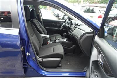 2019 Nissan Rogue SV   - Photo 14 - Newark, NJ 07104