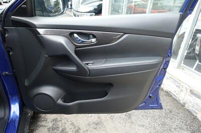 2019 Nissan Rogue SV   - Photo 15 - Newark, NJ 07104
