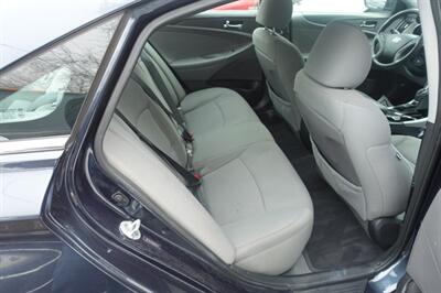 2013 Hyundai SONATA GLS - Photo 18 - Newark, NJ 07104