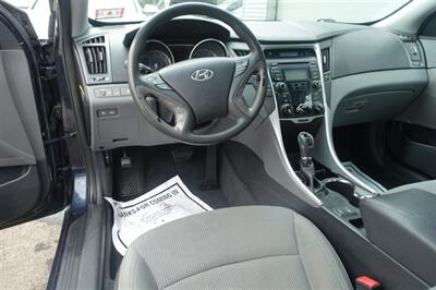 2013 Hyundai SONATA GLS - Photo 13 - Newark, NJ 07104