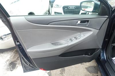 2013 Hyundai SONATA GLS - Photo 10 - Newark, NJ 07104