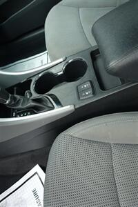 2013 Hyundai SONATA GLS - Photo 14 - Newark, NJ 07104