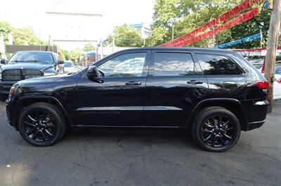 2017 Jeep Grand Cherokee Altitude   - Photo 9 - Newark, NJ 07104