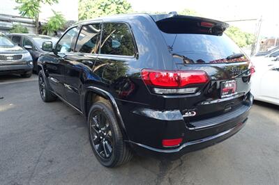 2017 Jeep Grand Cherokee Altitude   - Photo 8 - Newark, NJ 07104