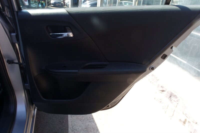 2016 Honda Accord LX photo 17