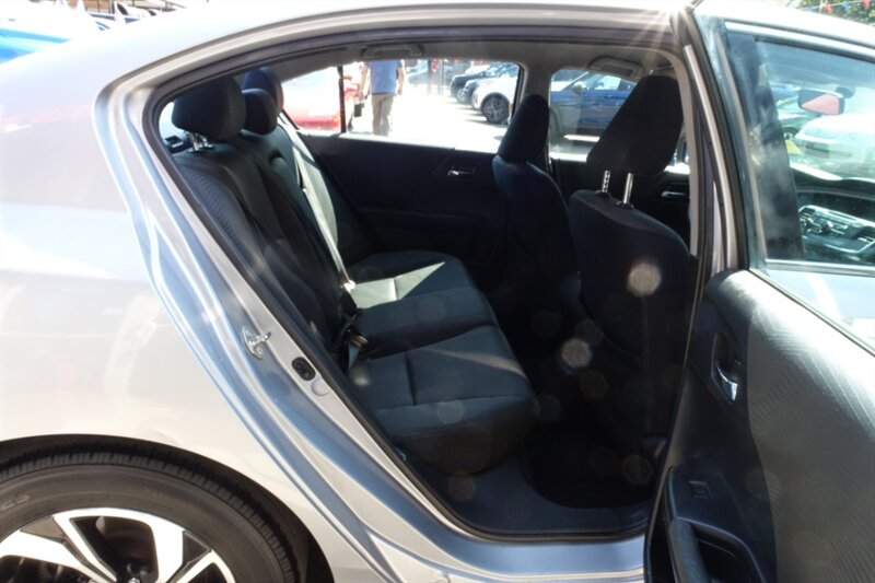 2016 Honda Accord LX photo 16