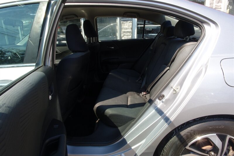 2016 Honda Accord LX photo 11