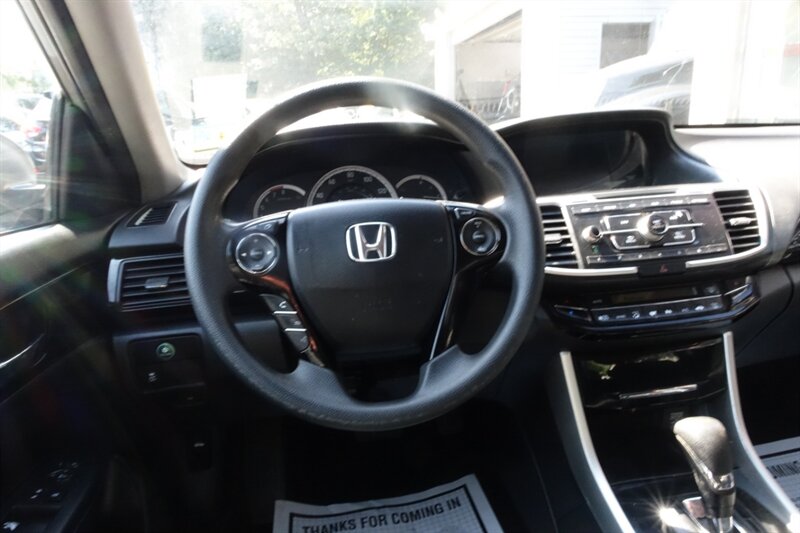 2016 Honda Accord LX photo 13