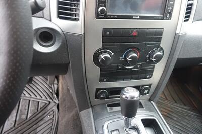 2009 Jeep Grand Cherokee Laredo - Photo 26 - Newark, NJ 07104