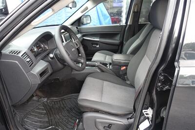2009 Jeep Grand Cherokee Laredo - Photo 9 - Newark, NJ 07104