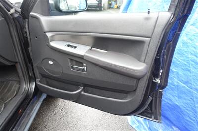 2009 Jeep Grand Cherokee Laredo - Photo 15 - Newark, NJ 07104