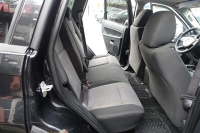 2009 Jeep Grand Cherokee Laredo - Photo 16 - Newark, NJ 07104