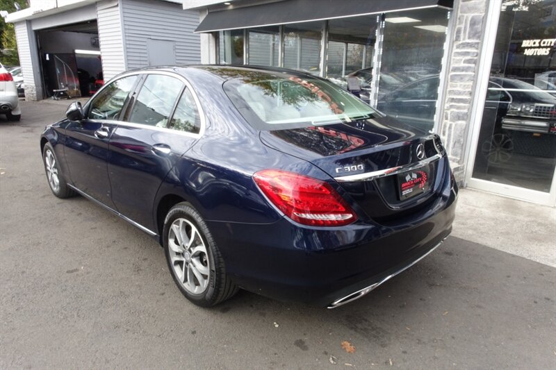 2016 Mercedes Benz C 300 4MATIC photo 4