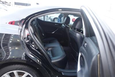 2011 Lexus IS   - Photo 17 - Newark, NJ 07104