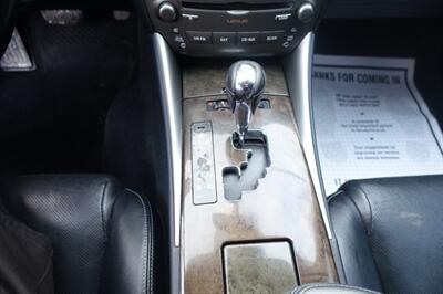 2011 Lexus IS   - Photo 20 - Newark, NJ 07104