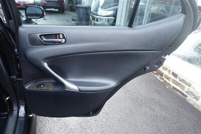 2011 Lexus IS   - Photo 18 - Newark, NJ 07104