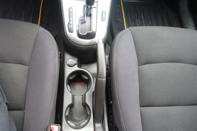 2013 Chevrolet Cruze LS Auto   - Photo 20 - Newark, NJ 07104