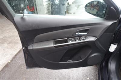 2013 Chevrolet Cruze LS Auto   - Photo 10 - Newark, NJ 07104