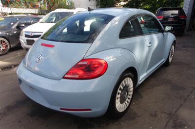 2014 Volkswagen Beetle-Classic 2.5L PZEV   - Photo 6 - Newark, NJ 07104