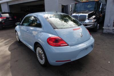 2014 Volkswagen Beetle-Classic 2.5L PZEV   - Photo 5 - Newark, NJ 07104