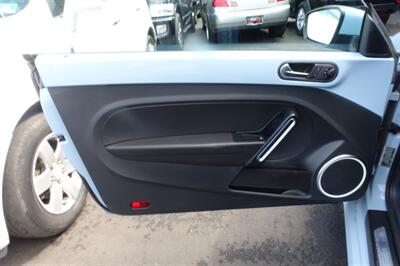 2014 Volkswagen Beetle-Classic 2.5L PZEV   - Photo 10 - Newark, NJ 07104