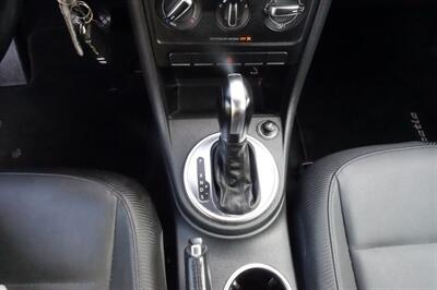 2014 Volkswagen Beetle-Classic 2.5L PZEV   - Photo 17 - Newark, NJ 07104