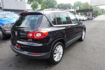 2011 Volkswagen Tiguan SE 4Motion   - Photo 8 - Newark, NJ 07104