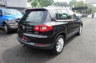 2011 Volkswagen Tiguan SE 4Motion   - Photo 5 - Newark, NJ 07104