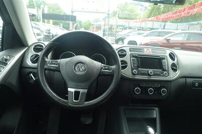 2011 Volkswagen Tiguan SE 4Motion   - Photo 13 - Newark, NJ 07104