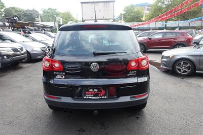 2011 Volkswagen Tiguan SE 4Motion   - Photo 7 - Newark, NJ 07104