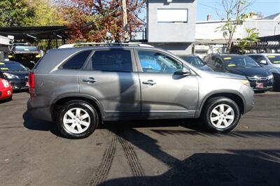 2011 Kia Sorento LX   - Photo 4 - Newark, NJ 07104